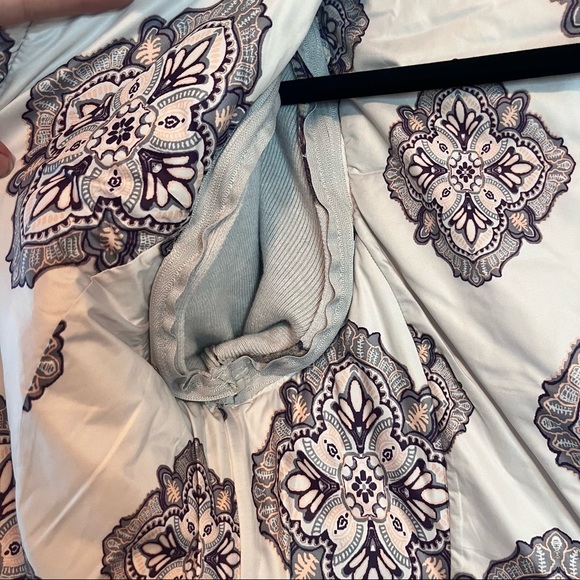 Chico’s Zenergy Convertible Puffer Jacket Paisley Print Reversible Multi Wear - Picture 9 of 14